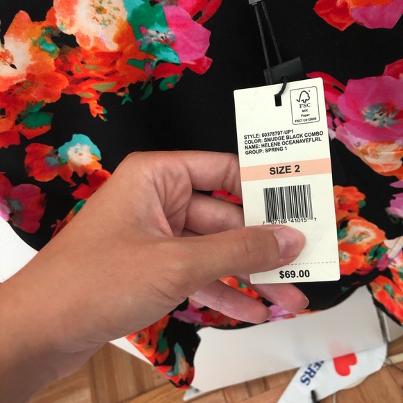 Top - Picture 2 of 2